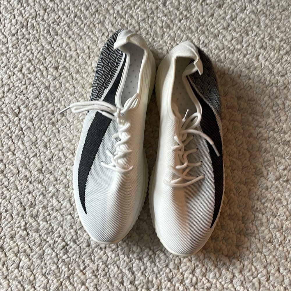 Brand New Womens Tennis shoes